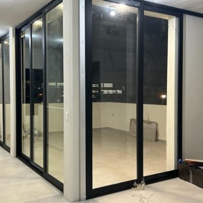 Pecosy-Aluminio-y-Cristal-1-2